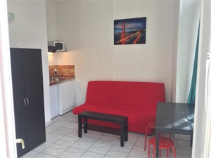 studio à la location -   33000  BORDEAUX, surface 17 m2 location studio - UBI481774784